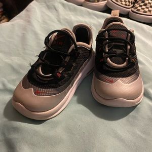 Size 5 toddler boy Nike Airmax